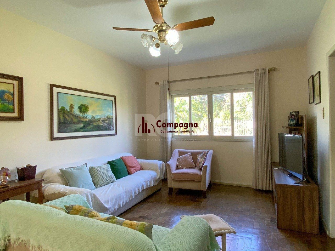 Casa com 4 dormitórios, no bairro Nossa Senhora das Graças em Canoas/RS — foto 3