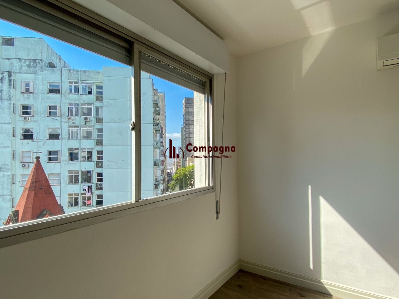 APARTAMENTO DE FRENTE, 1 DORMITÓRIO COM VAGA DE GARAGEM NA DUQUE — foto 3