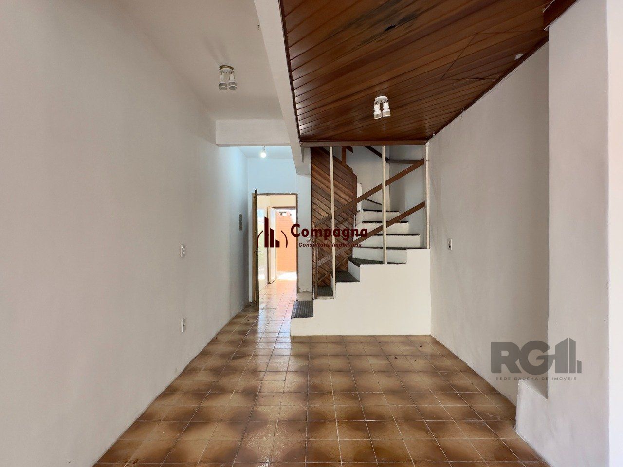 CASA COM 4 DORMITÓRIOS E PÁTIO COM CHURRASQUEIRA NO CENTRO HISTÓRICO — foto 4