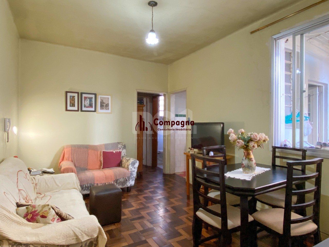 Apartamento 2 dormitórios, localizado próximo à Usina do Gasômetro