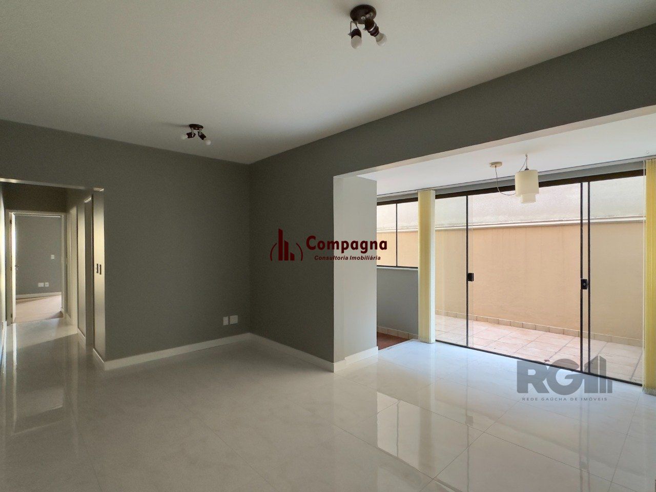 APARTAMENTO GARDEN, 2 DORMITÓRIOS E 1 VAGA DE GARAGEM COM ÓTIMA LOCALIZAÇÃO NO MOINHOS