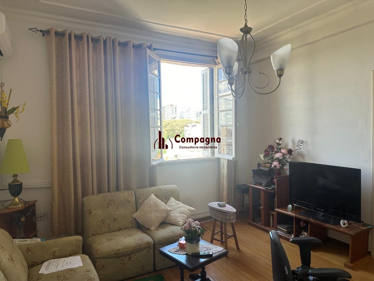 Apartamento 2 quartos à venda, 65m², Floresta - Porto Alegre — foto 2