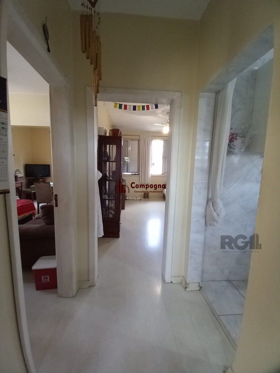 Apartamento 3 dormitórios com casa nos fundos — foto 3