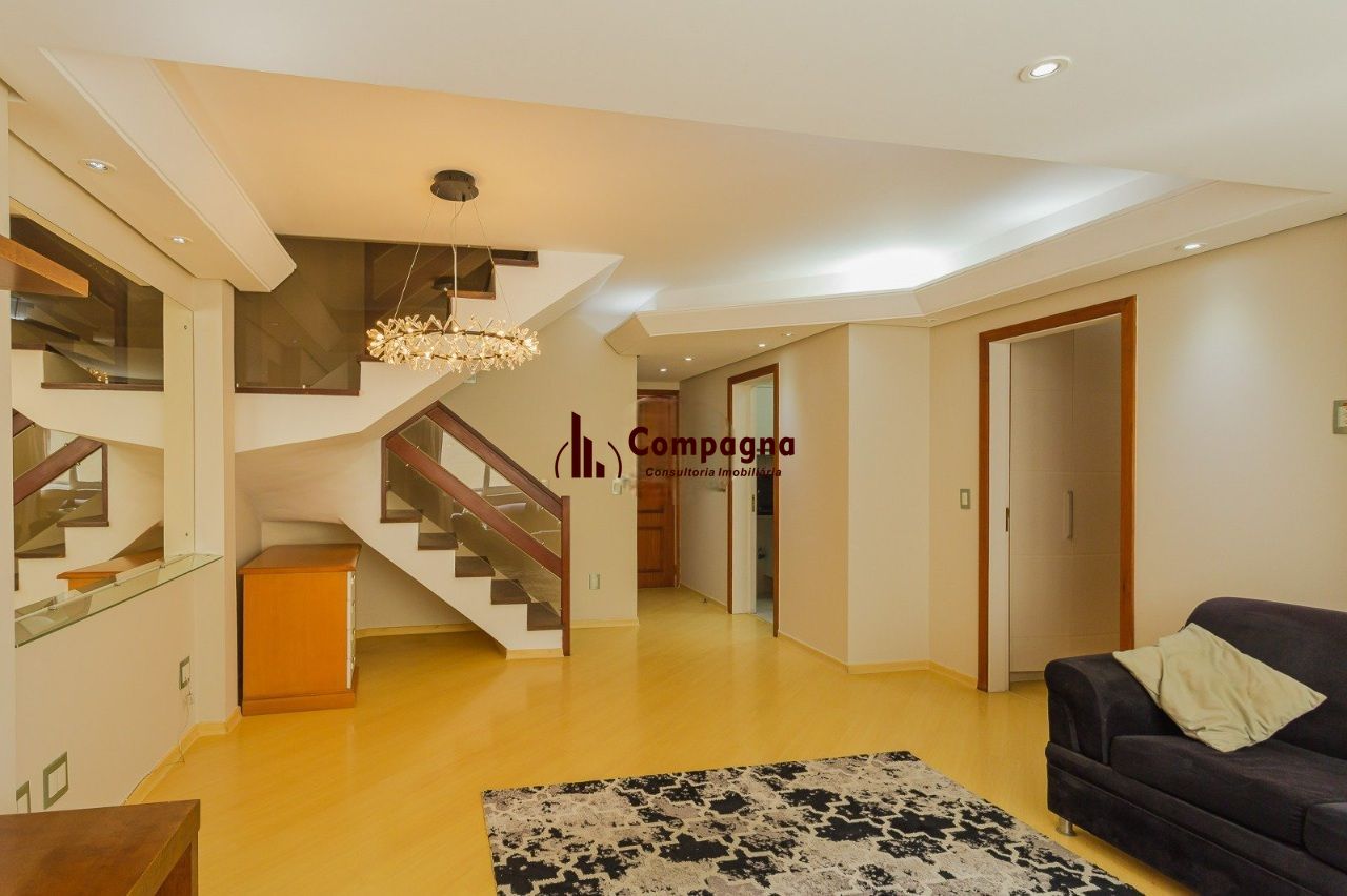 Cobertura charmosa com terraço e 2 vagas no Petrópolis