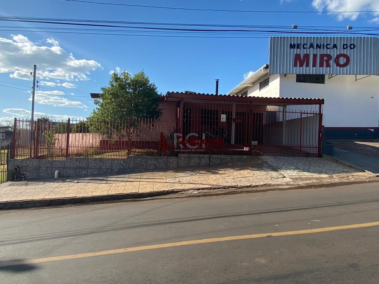 Casa com 3 quartos, 1 suíte, vaga, varanda, no bairro Hilda, Cruz Alta/RS — foto 2