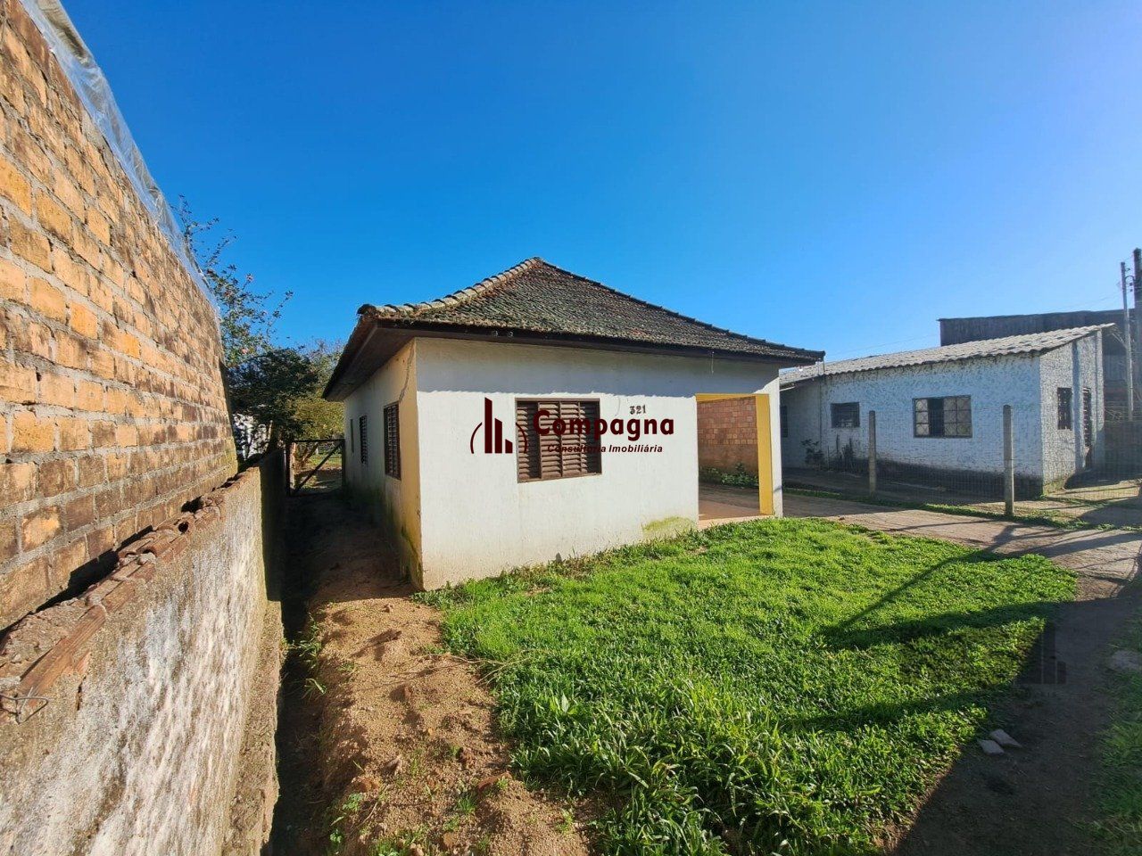 Casa à venda 2 dormitórios 3 vagas no Bairro Lami Porto Alegre RS — foto 4