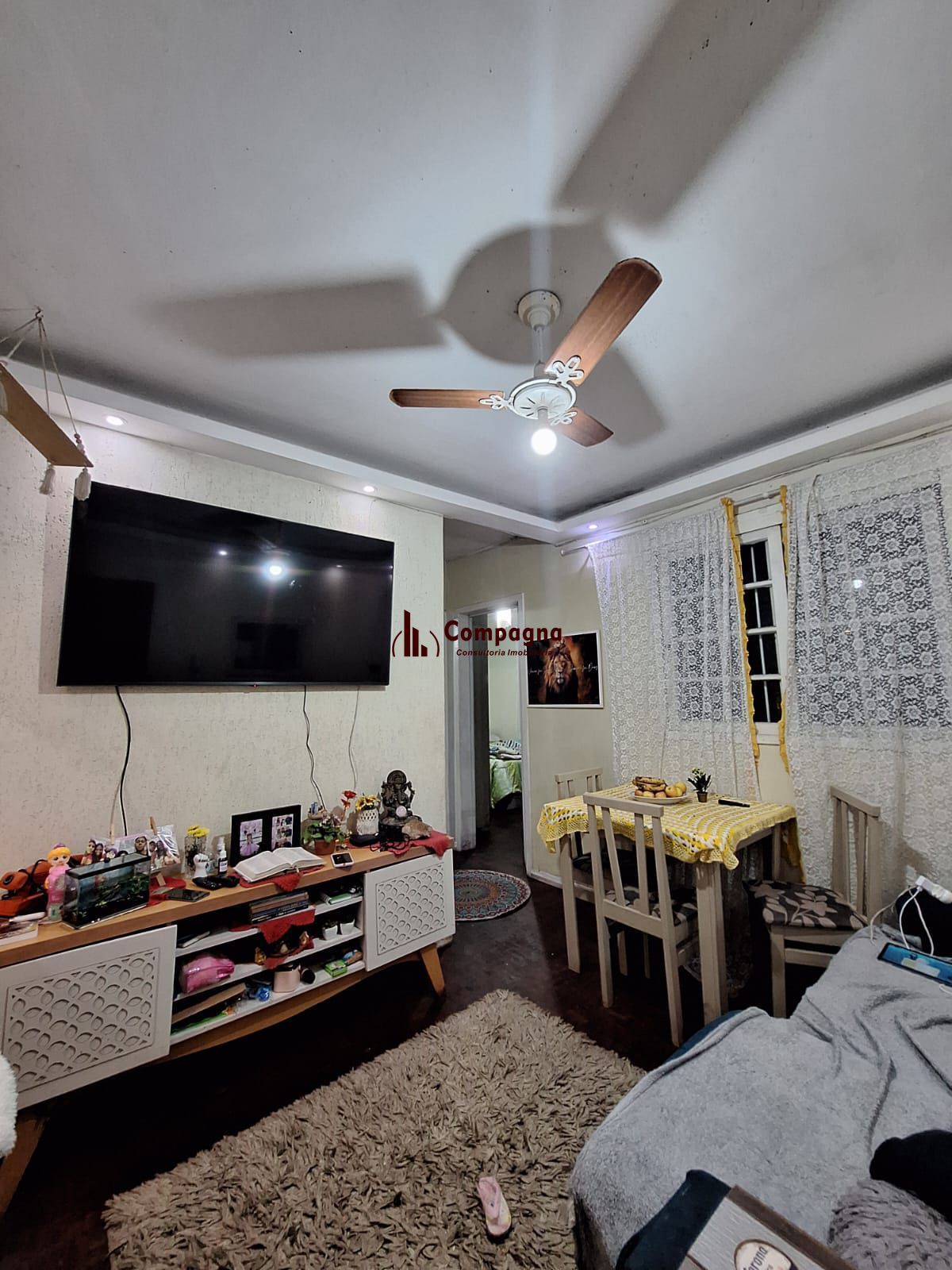 Apartamento com 02 quarto e 01 vaga, no Bairro Santa Rosa de Lima em POA