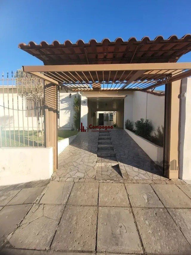 CASA 3 QUARTOS COM SUÍTE EM EXCELENTE LOCALIZAÇÃO EM SAPUCAIA DO SUL. — foto 2