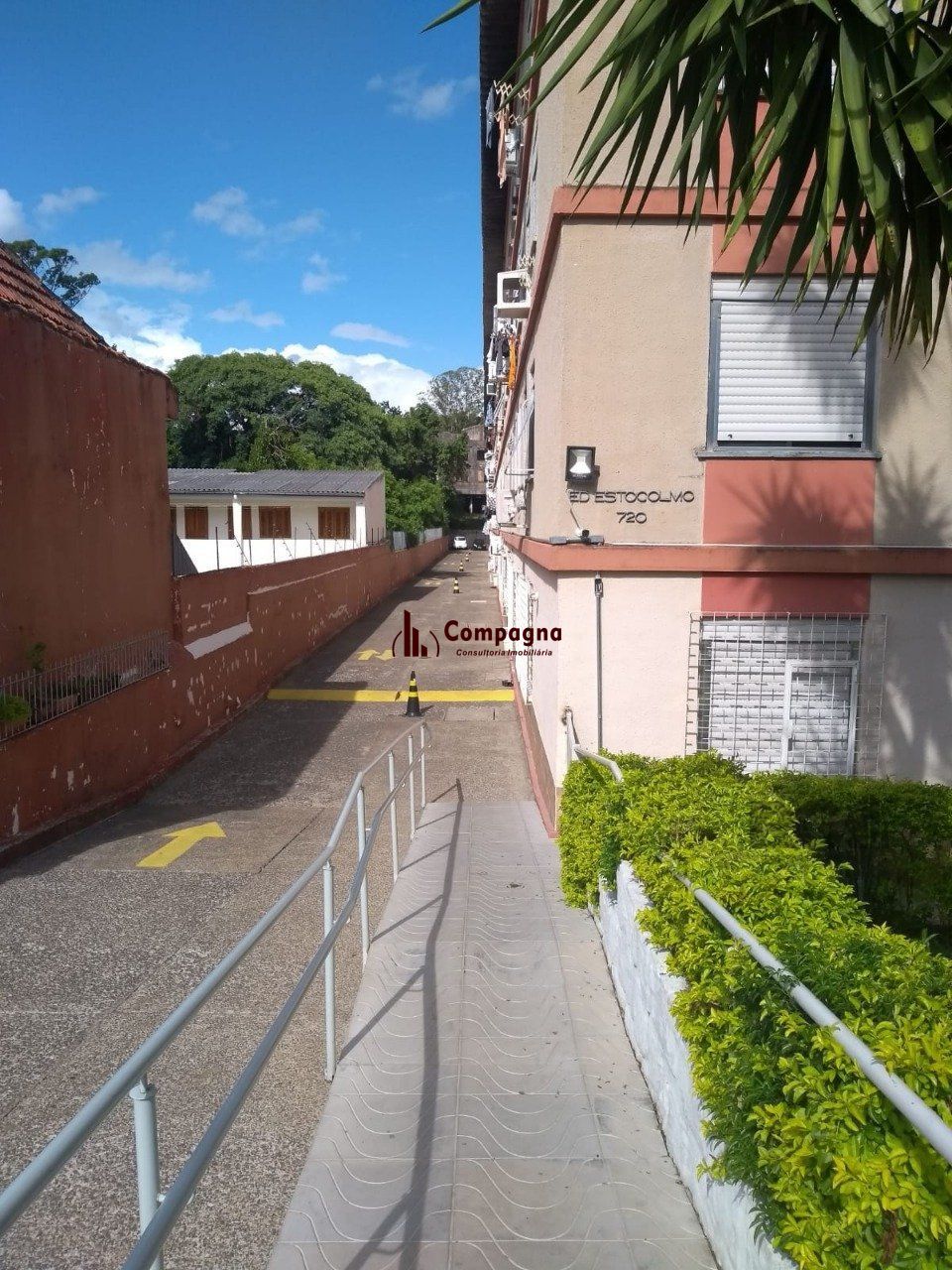 Apartamento 2 dormitórios, 1 vaga de garagem, no bairro Glória, Porto Alegre/RS — foto 2
