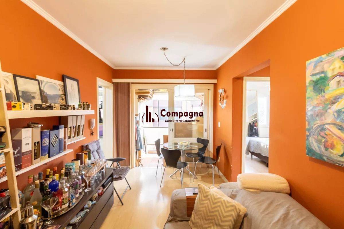 Apartamento 02 dormitórios - sacada com churrasqueira peças amplas em Tradicional condomínio no Bairro Cavalhada - 01 vaga escriturada — foto 3