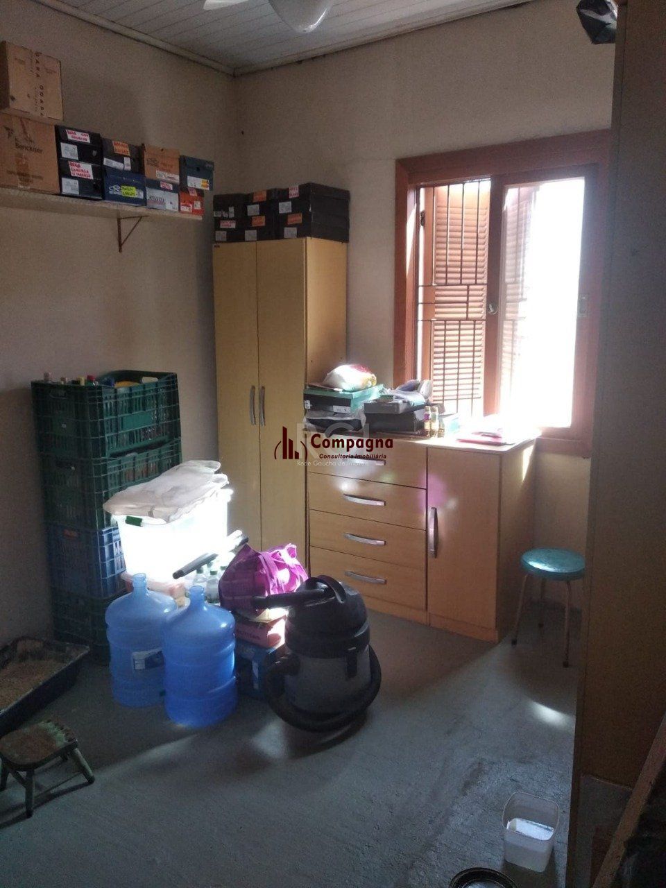 Casa 2 dormitórios, sala, banheiro garagem coberta, terreno 694m² bairro Camaquã, Porto Alegre/RS — foto 5