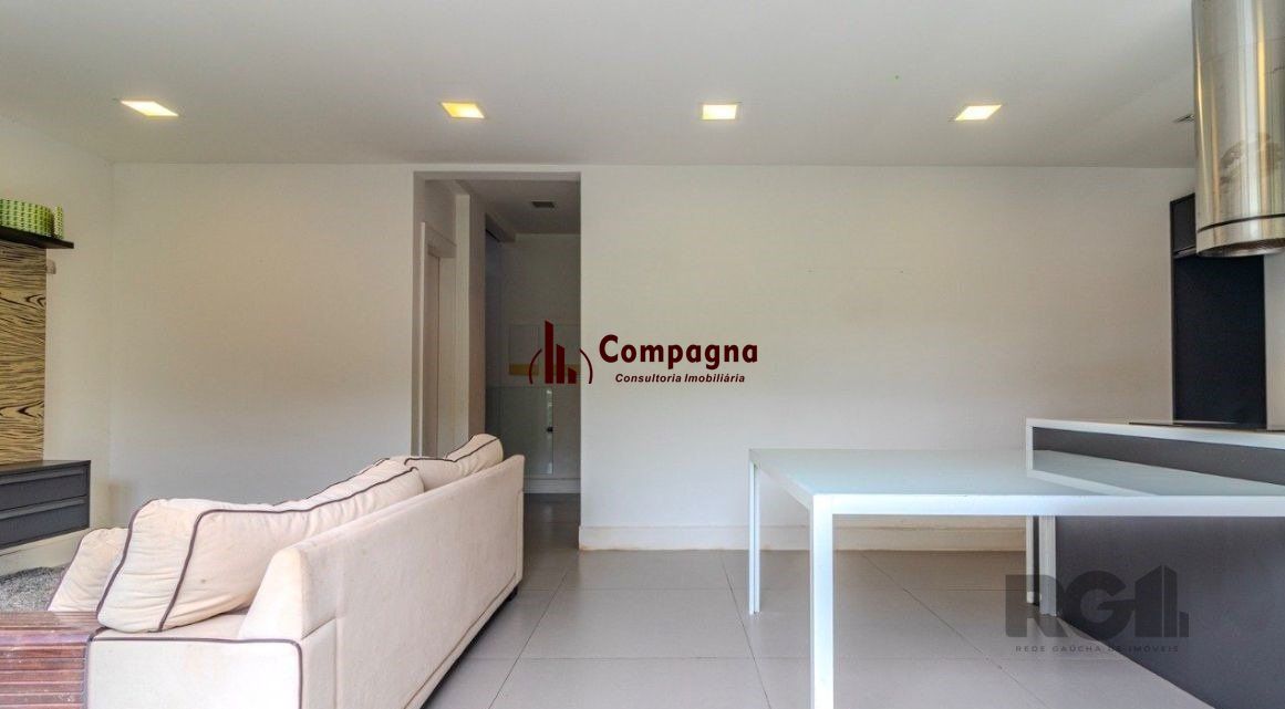 Casa em Condomínio com 04 Quartos - 4 vagas, 200,36 m² de área privativa - LOMBA DO PINHEIRO — foto 3