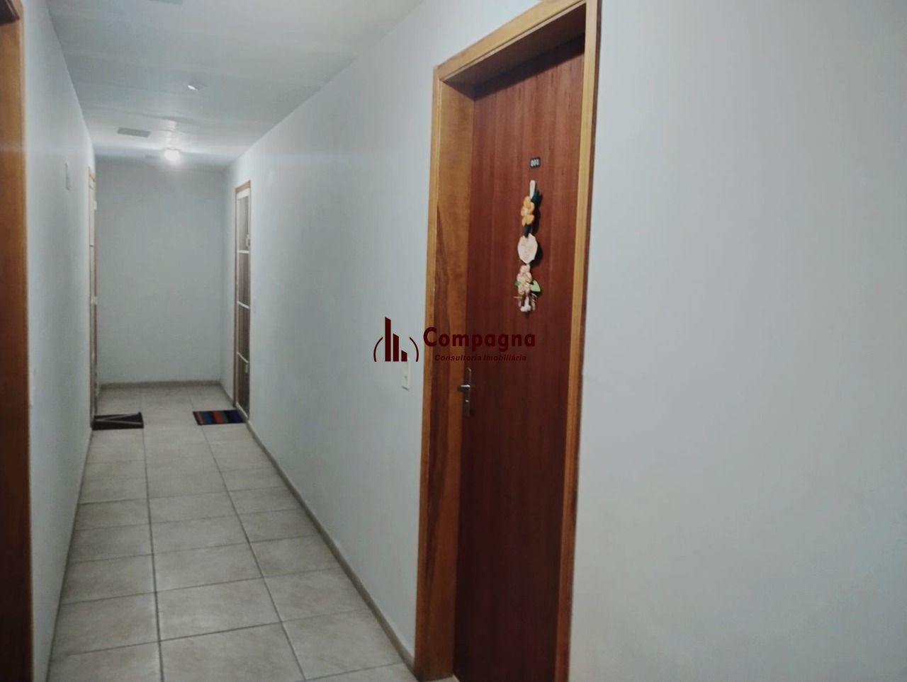 Apartamento de 2 dormitórios com vaga e portaria 24 horas ! — foto 3
