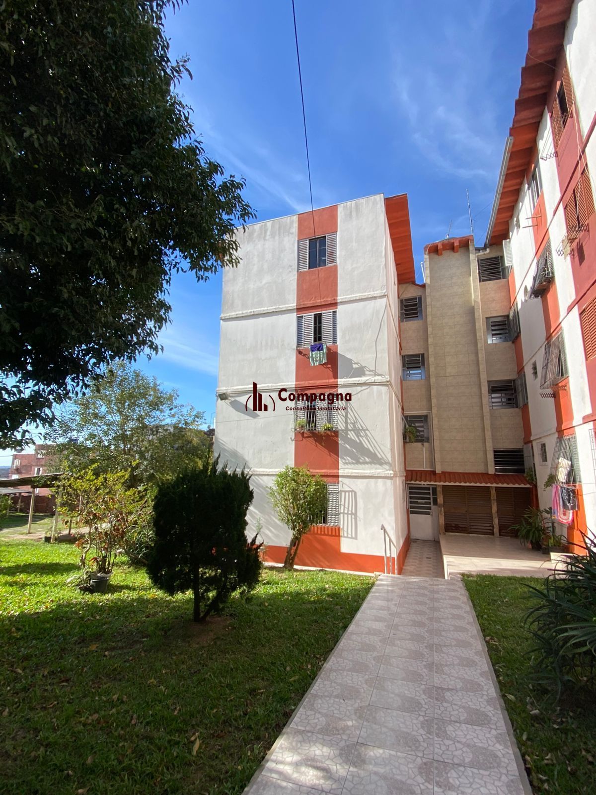 Apartamento com 02 quartos e 01 vaga no Bairro Rubem Berta em Porto Alegre — foto 2