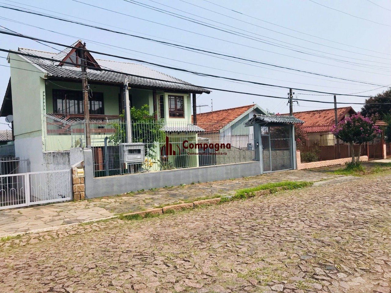Casa para Venda - 279m², 6 dormitórios, sendo 2 suites, 3 vagas - Cavalhada, Poa — foto 2