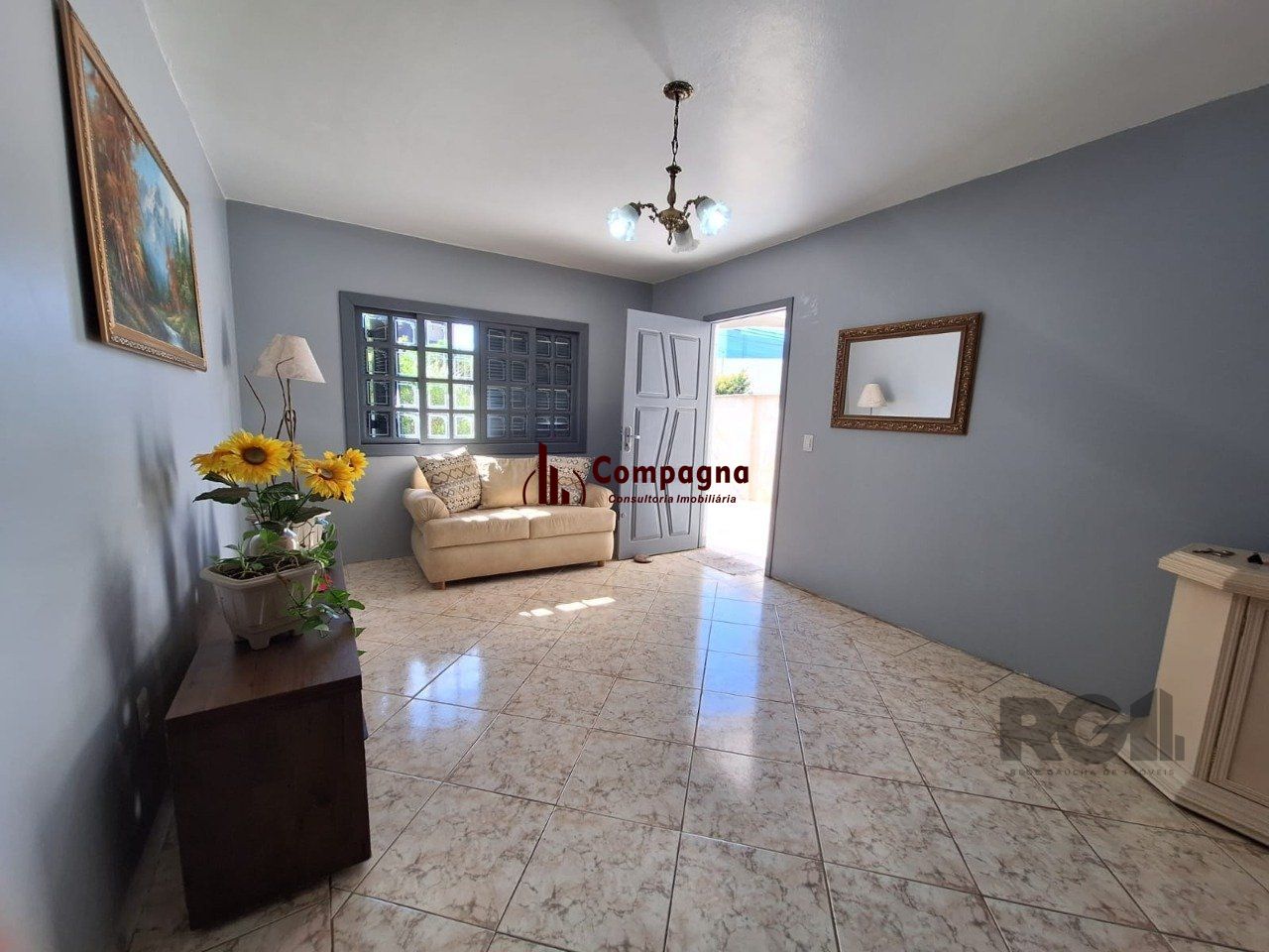 Casa com 3 dormitórios, suíte, lareira, Jardim Algarve em Alvorada - RS. — foto 2
