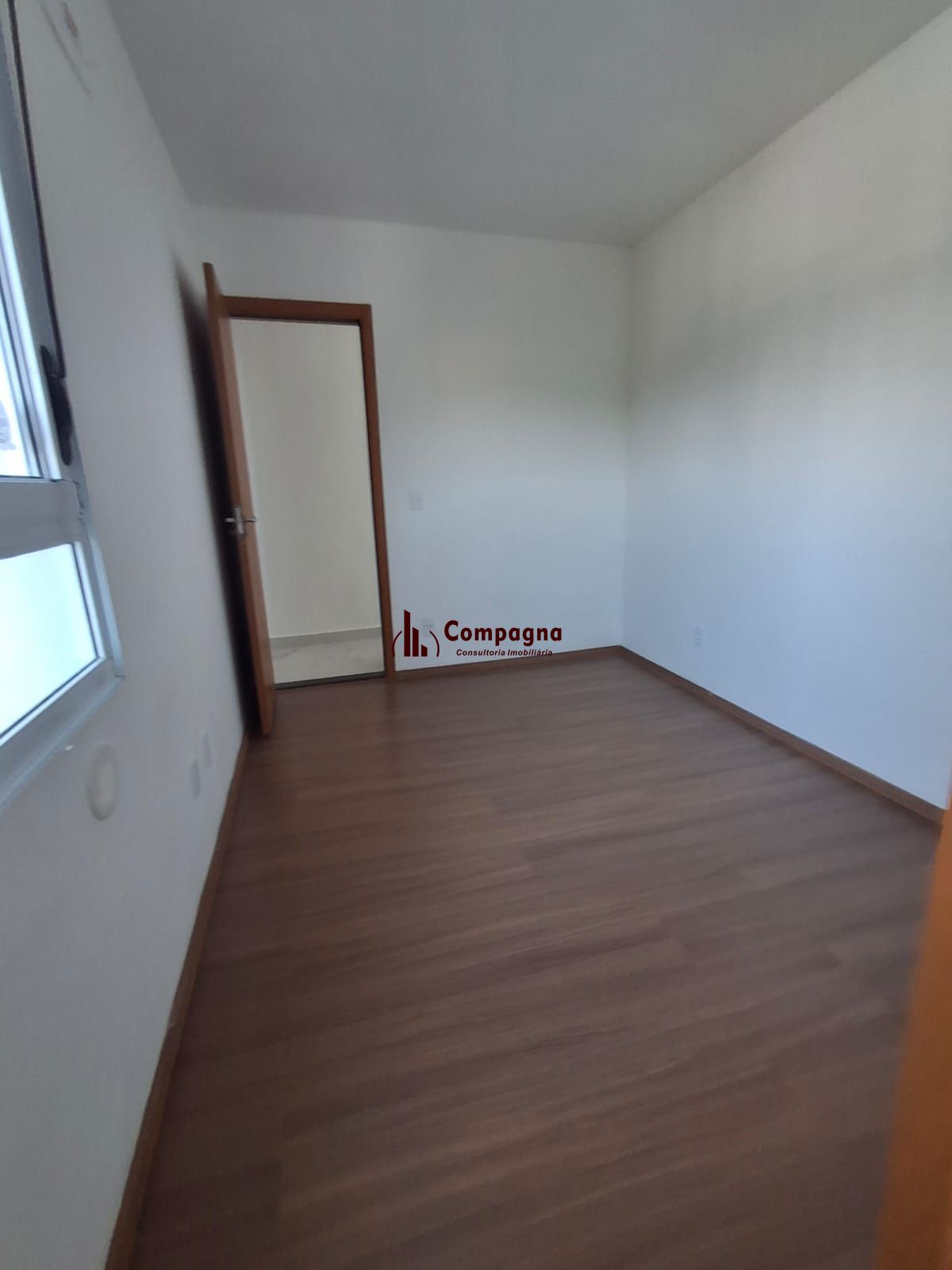 Apartamento de 2 dormitórios com suíte e 1 vaga escriturada ! — foto 3