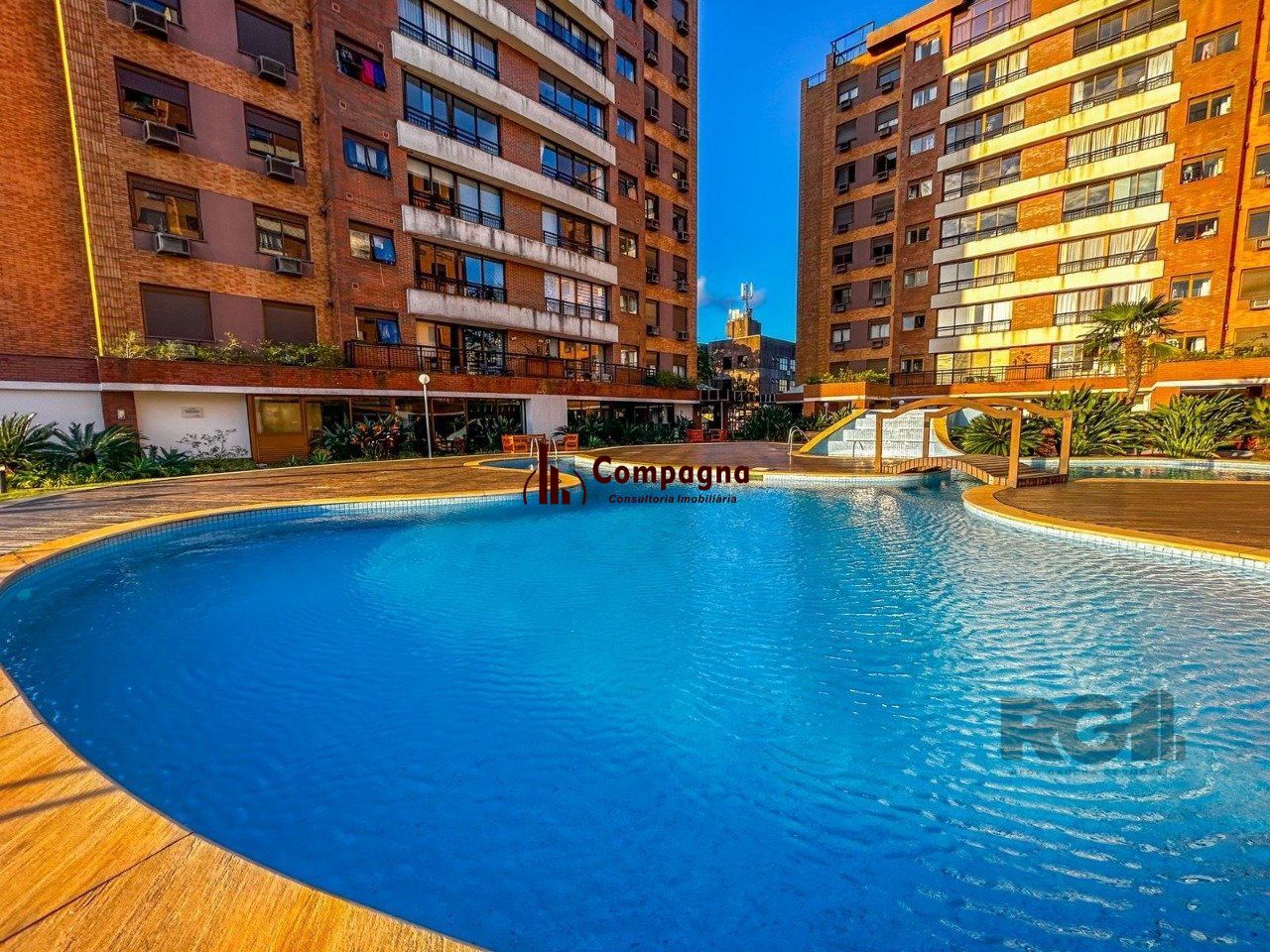Cobertura, 3 dormitórios, sendo 1 suíte, 3 vagas - Tristeza — foto 2