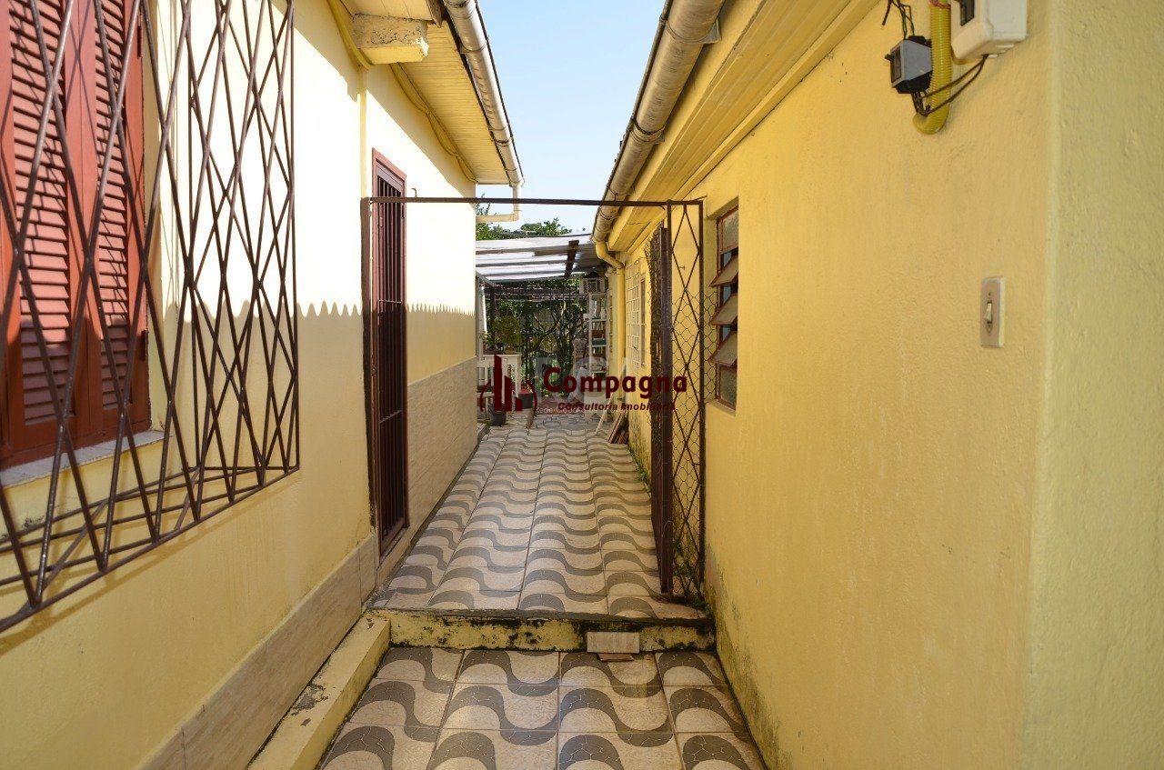 Casa Com 5 dormitórios no Bairro Partenon — foto 2