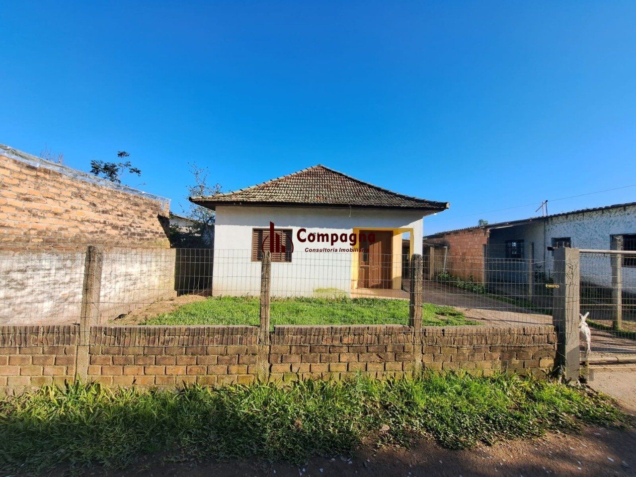 Casa à venda 2 dormitórios 3 vagas no Bairro Lami Porto Alegre RS — foto 2