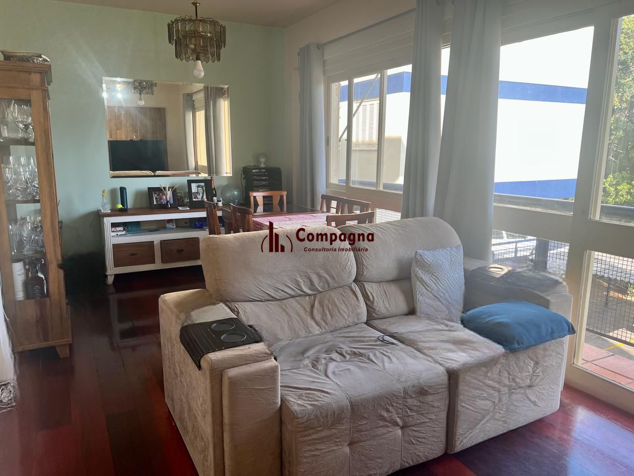 Apartamento 3 dormitorios, 1 suite, 2 vagas de garagem mais dependência de empregada no bairro tristeza. — foto 2