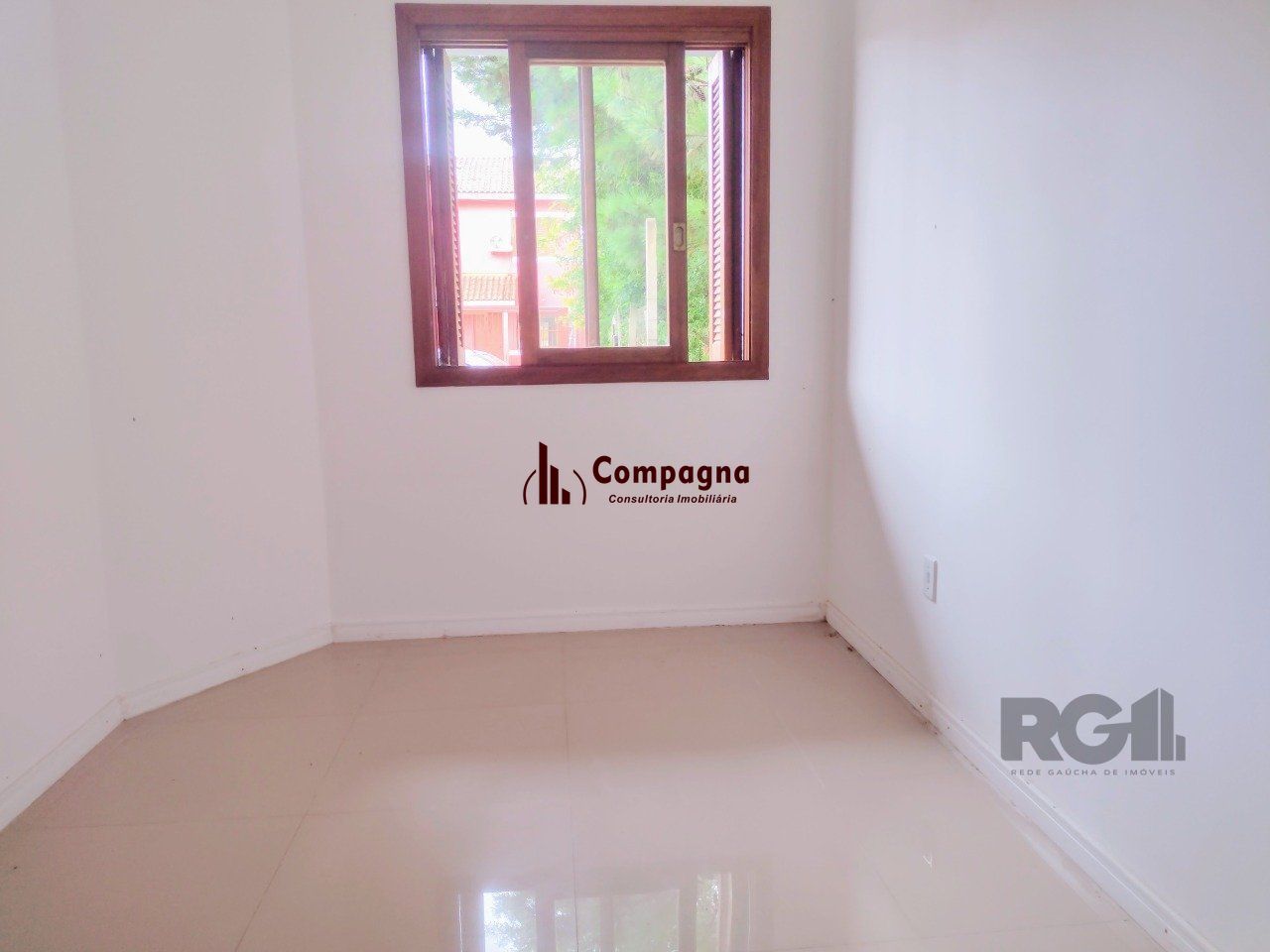CASA TÉRREA - 2 DORMITÓRIOS, ÁREA COBERTA COM CHURRASQUEIRA , TERRAÇO - 02 VAGAS — foto 5