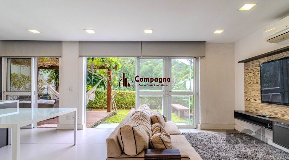 Casa em Condomínio com 04 Quartos - 4 vagas, 200,36 m² de área privativa - LOMBA DO PINHEIRO