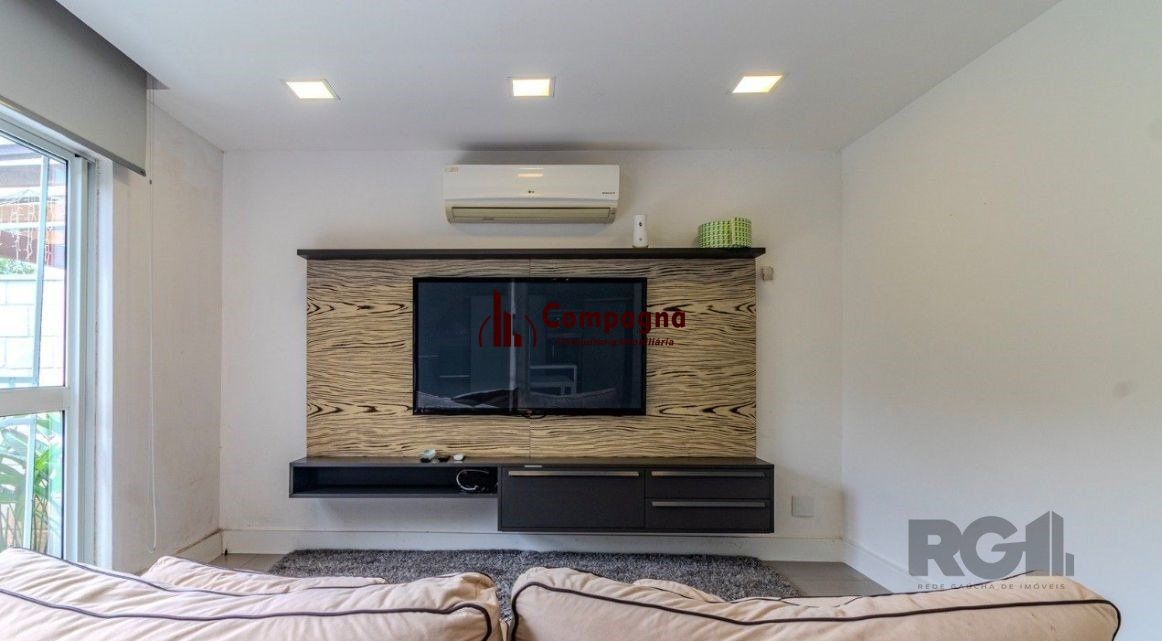 Casa em Condomínio com 04 Quartos - 4 vagas, 200,36 m² de área privativa - LOMBA DO PINHEIRO — foto 2