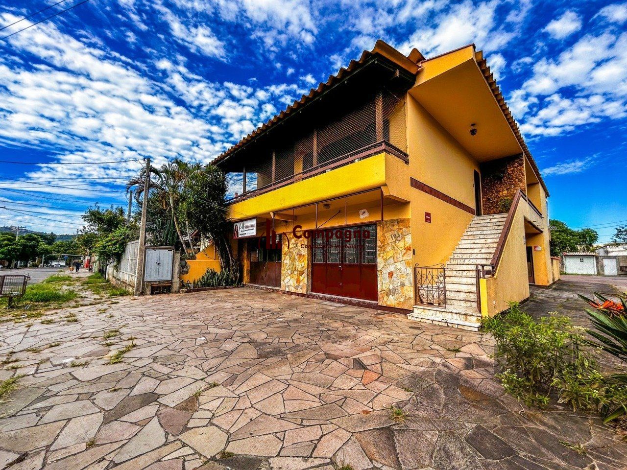 Casa de 3 Quartos, 1 suíte, garagem fechada, churrasqueira, na Cavalhada Poa/RS