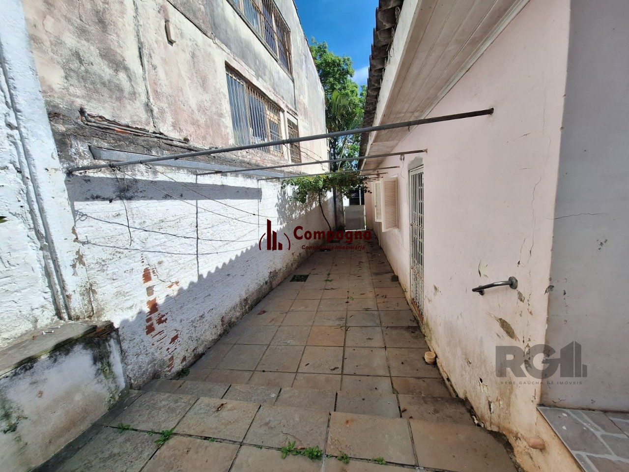Terreno com casa com 3 quartos, vaga de garagem, no bairro Ipanema, Porto Alegre/RS — foto 5