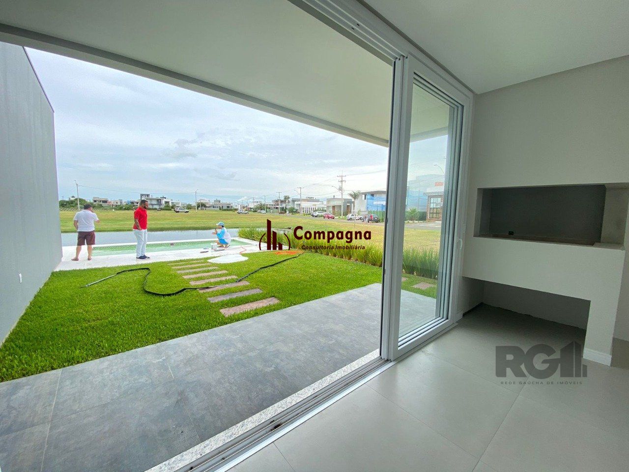 Casa em condomínio com 3 dormitórios, sendo todos suítes em Torres — foto 3