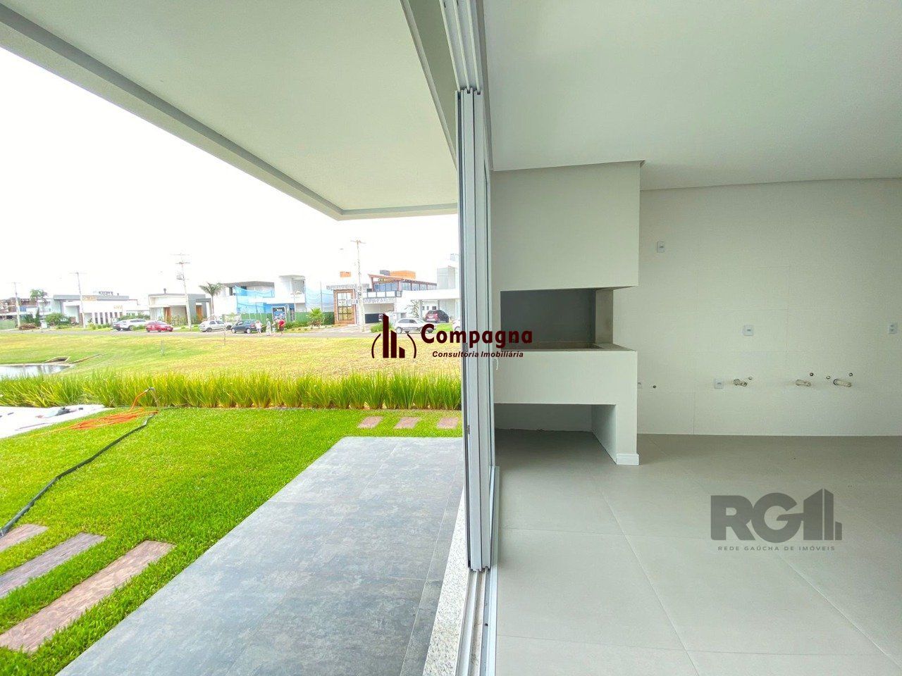Casa em condomínio com 3 dormitórios, sendo todos suítes em Torres — foto 2