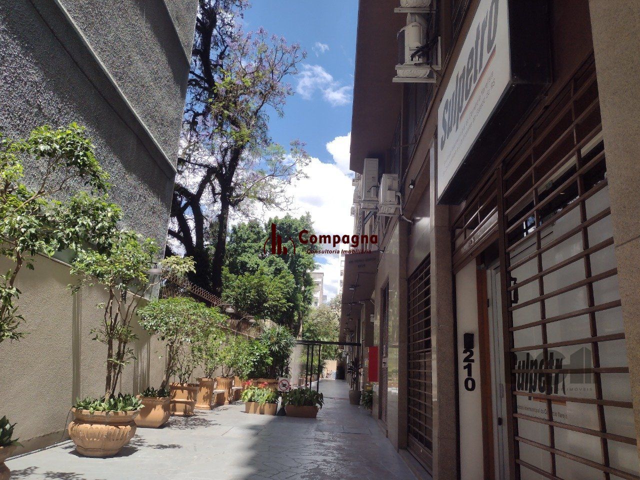 Ótimo apartamento 01 dormitórios com 53,50 m² - com churRasqueira no CENTRO HISTÓRICO — foto 2