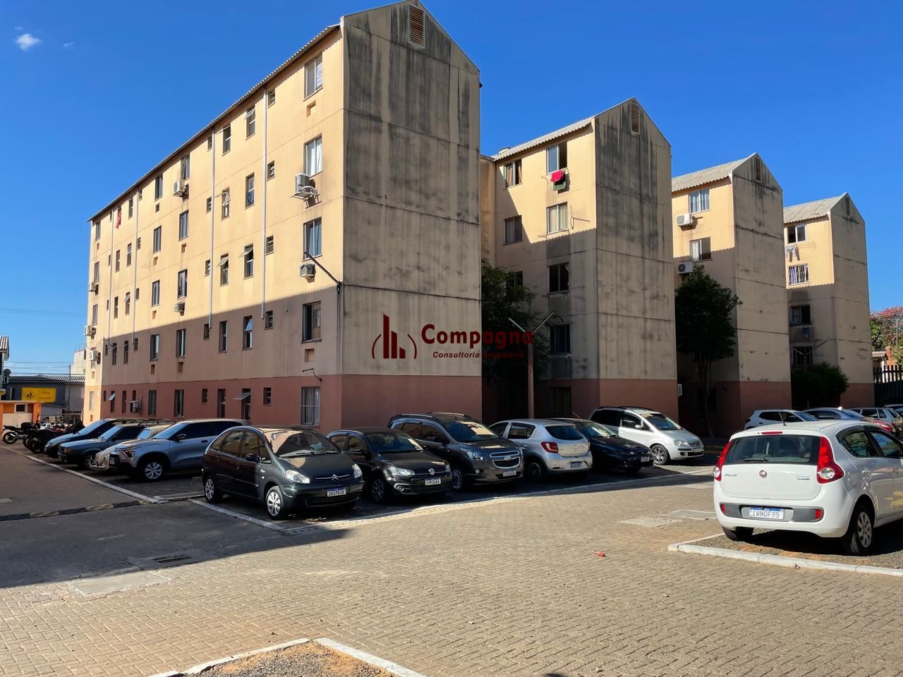 Apartamento Térreo com 02 quartos 01 vaga no Bairro Mário Quintana Porto Alegre