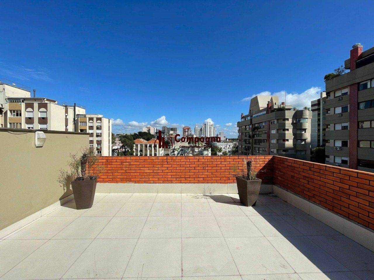 Cobertura a venda 5 Quartos, suíte e 2 vagas, no Bairro Menino Deus, Poa/RS — foto 2