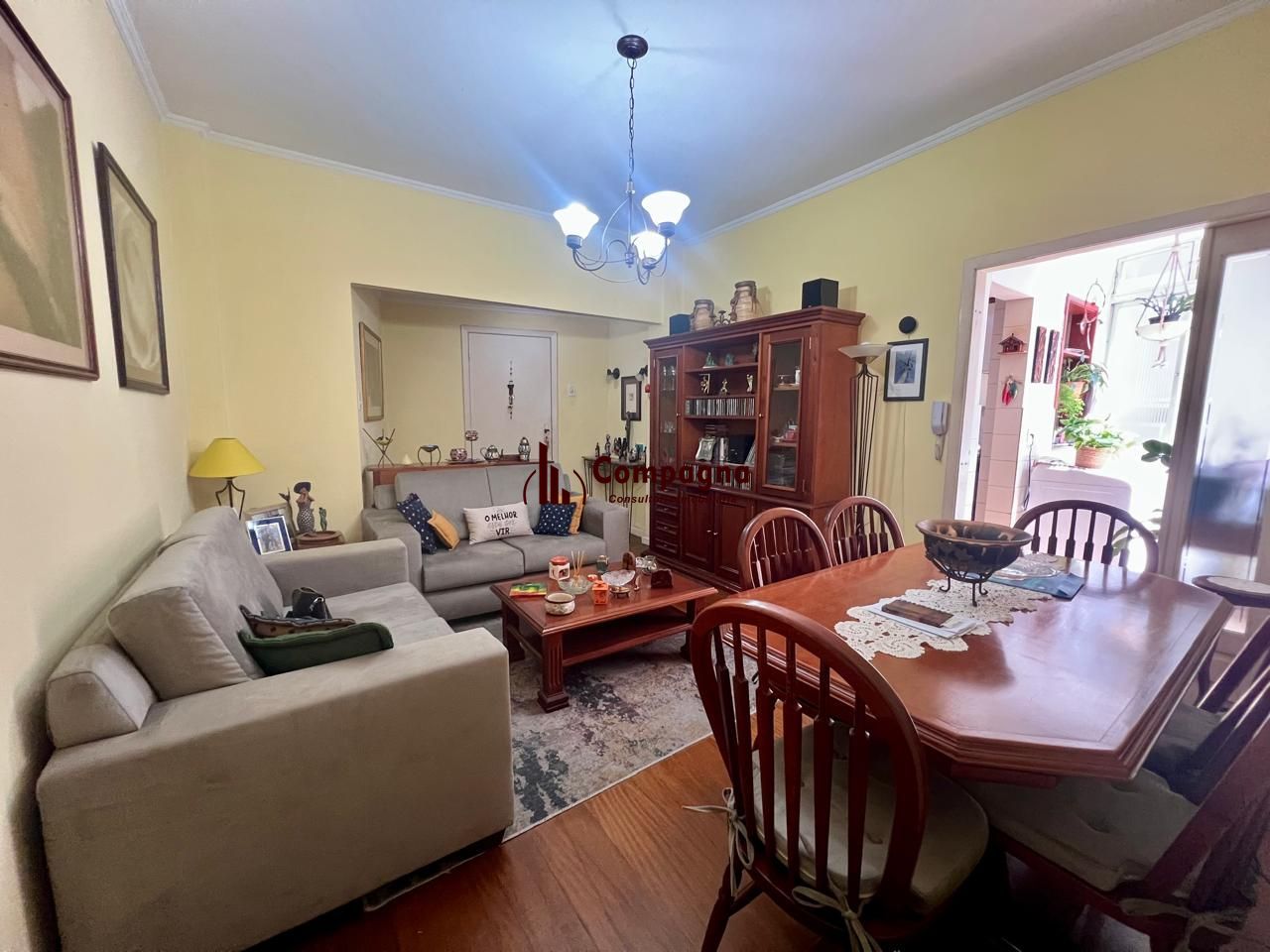 Apartamento 3 dormitórios com 80m2 no bairro Floresta.