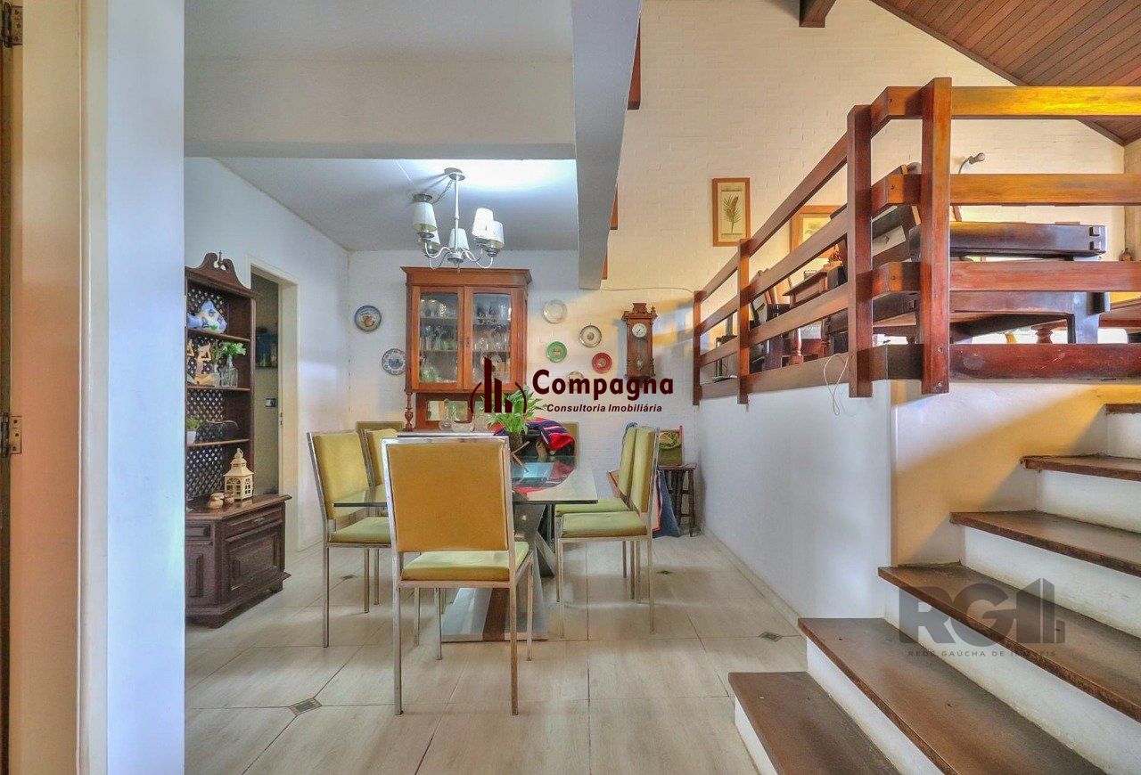 Casa a venda composta de 4 dormitórios no bairro Jardim Isabel em Porto Alegre — foto 3