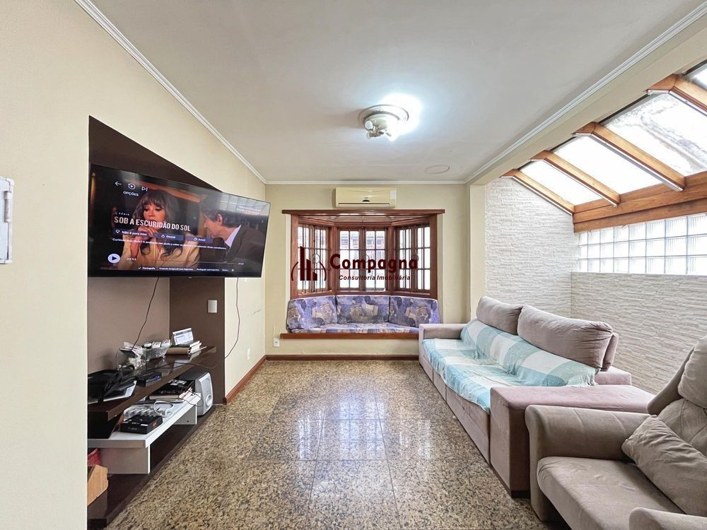 Casa ampla com piscina, adega, quiosque com churrasqueira e casa nos fundos (edícula). — foto 2