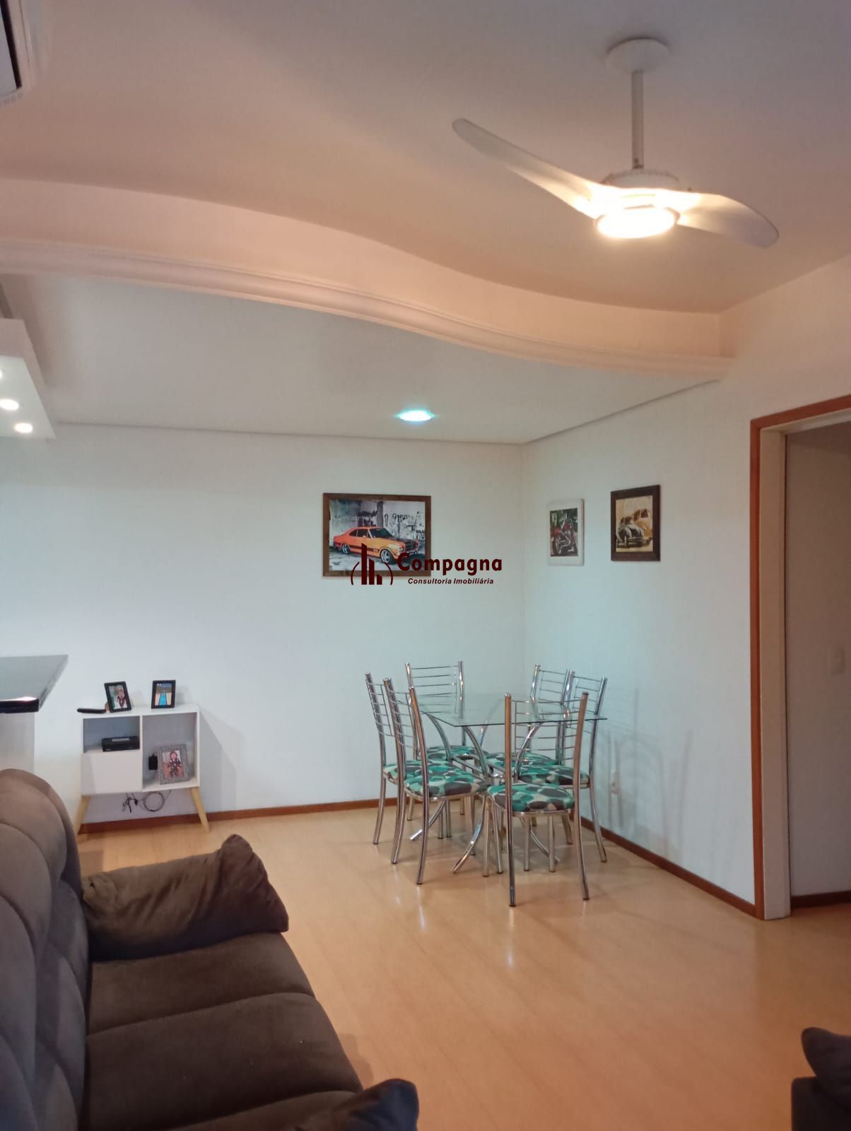 Apartamento com 02 quartos e 01 vaga coberta no Bairro Menino Deus, Porto Alegre — foto 3