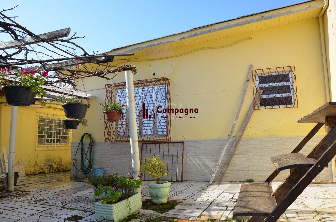 Casa Com 5 dormitórios no Bairro Partenon — foto 4