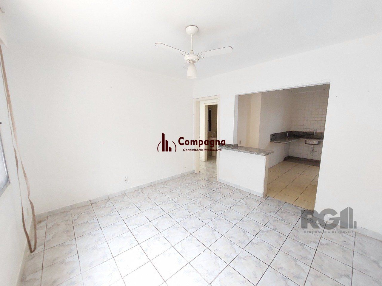 APTO 02 DORMITÓRIOS AMPLAS PEÇAS - 01 VAGA ESCRITURADA NO BAIRRO TRISTEZA — foto 4