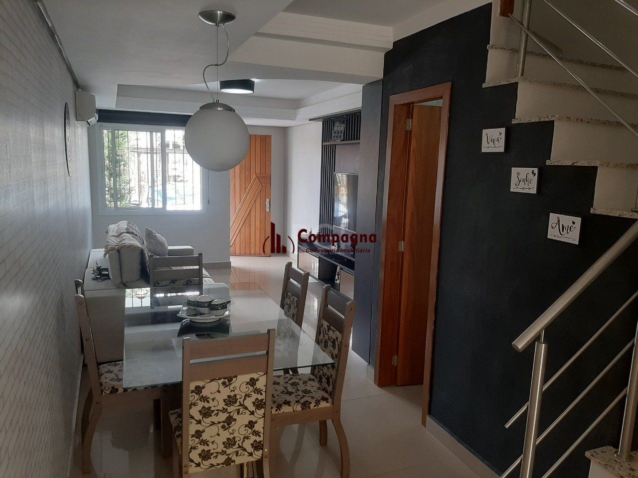 Casa com 2 quartos, 2 suítes, varanda, vaga, no bairro Aberta dos Morros, Poa/RS