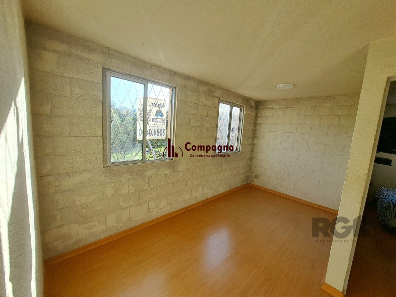 Apartamento semimobiliado de 2 dormitórios no bairro Vila Nova — foto 4