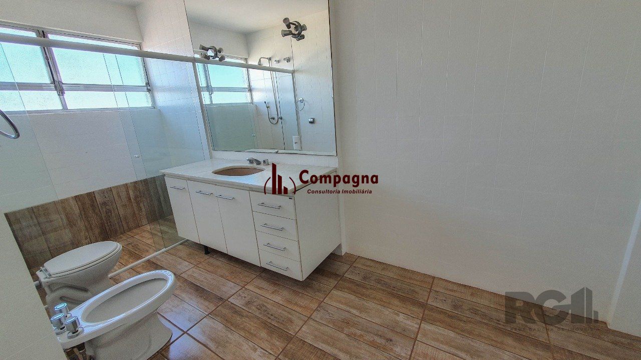 Apartamento com 4 quartos, vaga de garagem, no bairro Moinhos de Vento, Poa/RS — foto 3