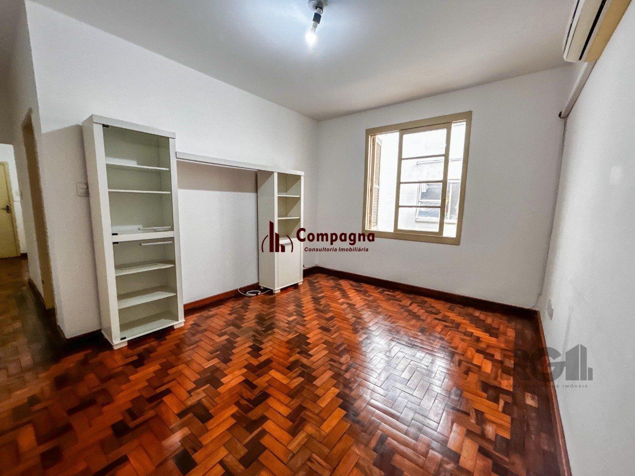 Apartamento com 3 quartos, 1 suíte, no bairro Rio Branco, Porto Alegre/RS — foto 2