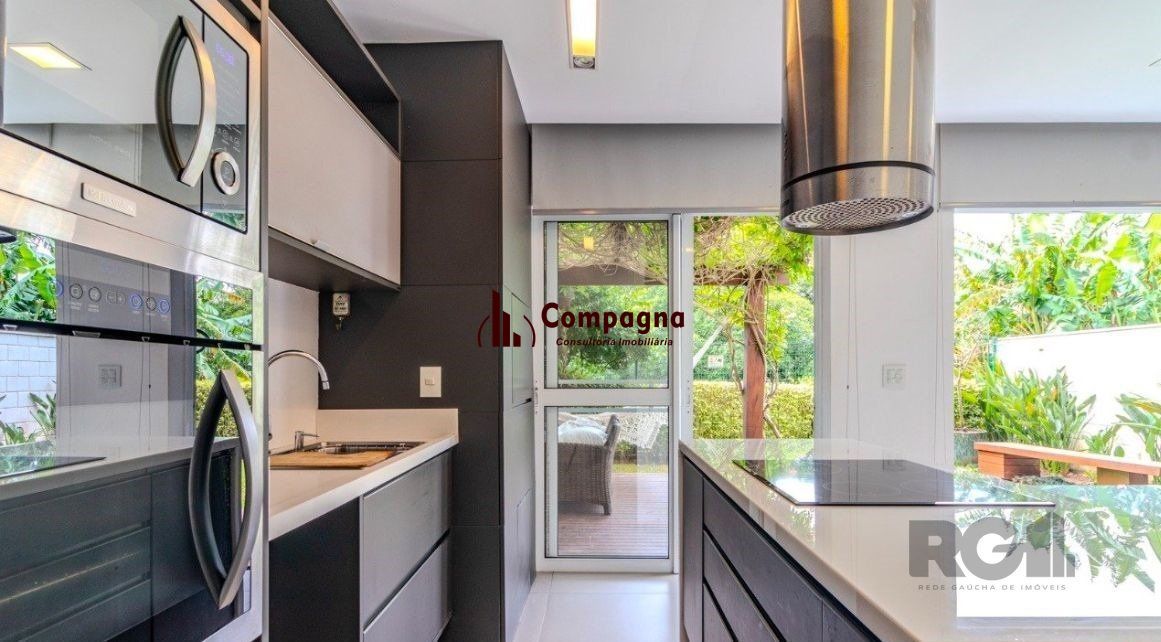 Casa em Condomínio com 04 Quartos - 4 vagas, 200,36 m² de área privativa - LOMBA DO PINHEIRO — foto 5