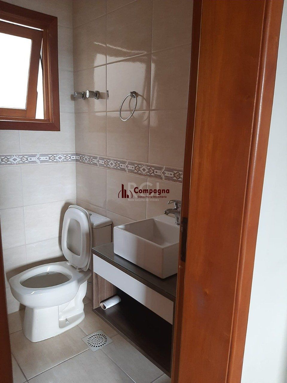 Predio - 265.05m²,  Belém Novo — foto 2