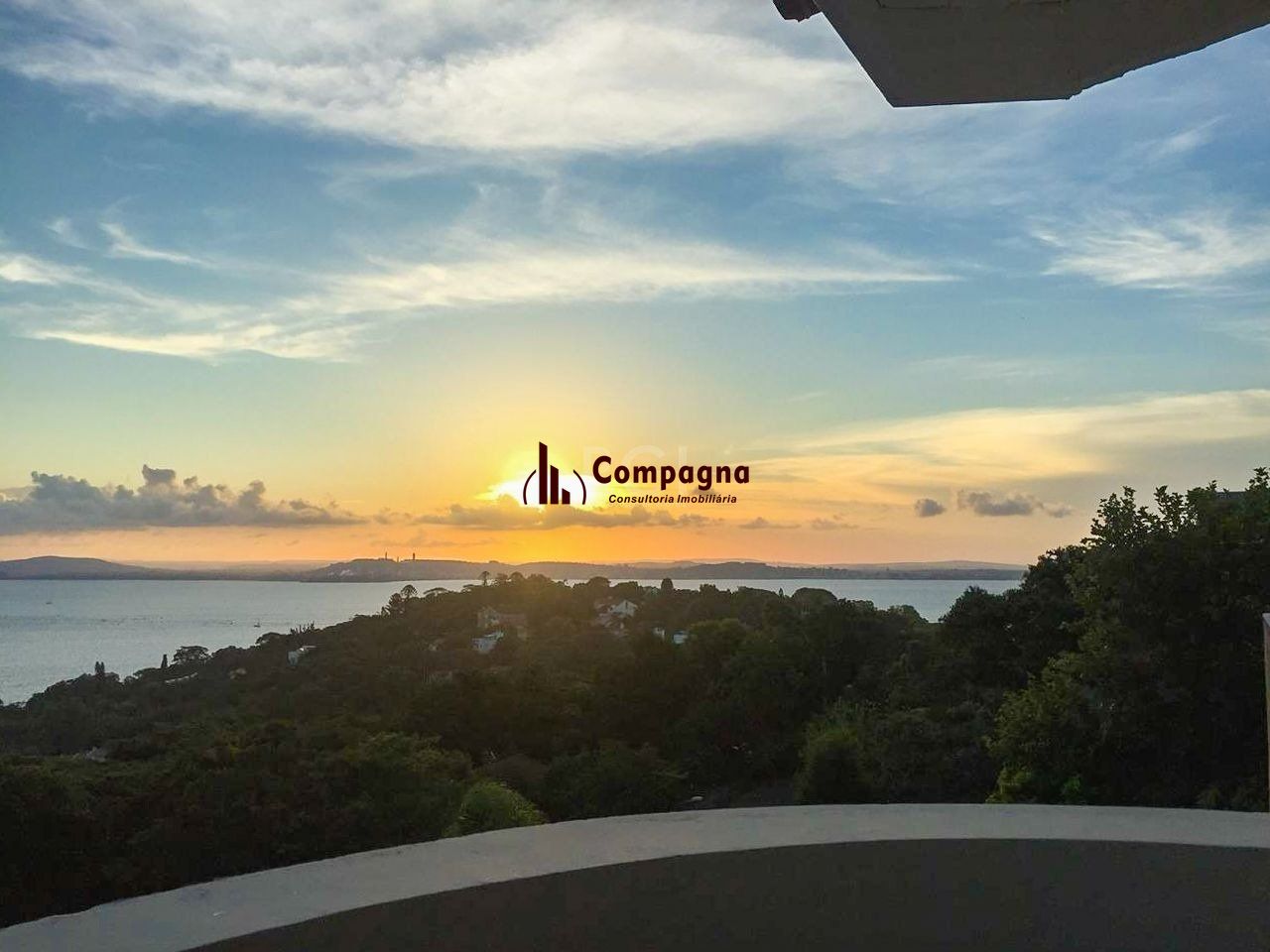 Casa para Venda - 280m², 3 dormitórios, sendo 1 suites, 2 vagas - Sétimo Céu — foto 2