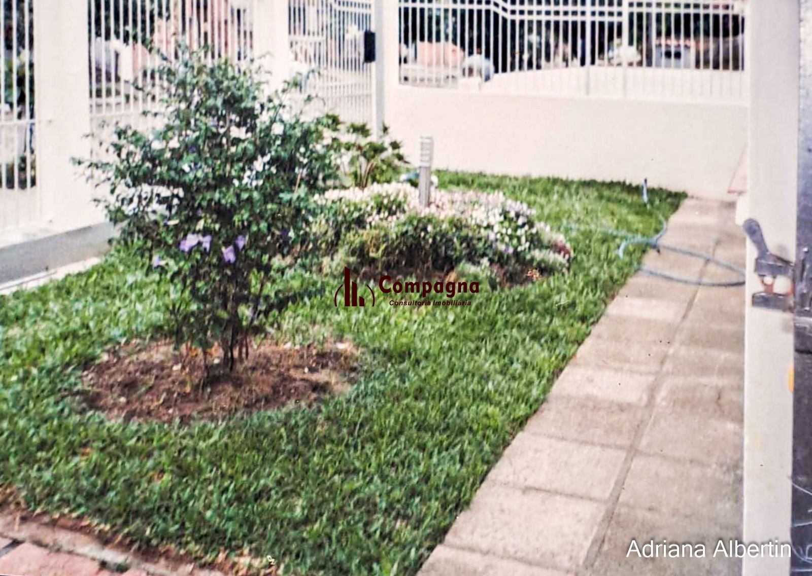 Casa com 2 dormitórios Bairro Colina