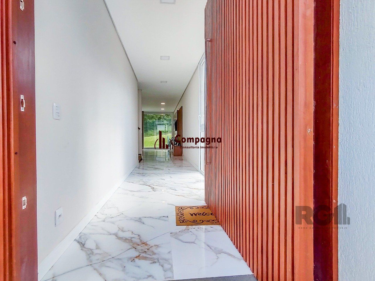 Casa com 284m² - em terreno de 566m² - Alphaville Porto Alegre — foto 3